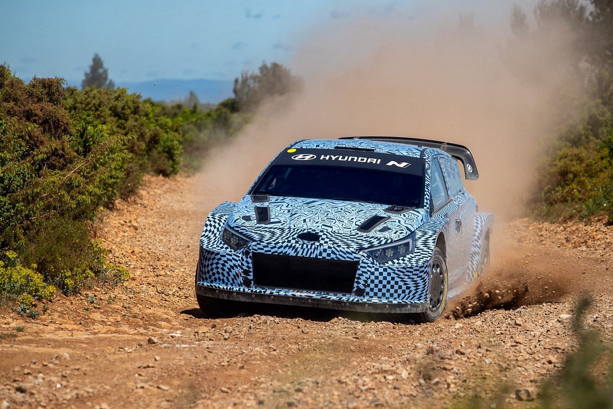 Hyundai начинает испытания своего гибридного WRC 2022 на базе i20 N