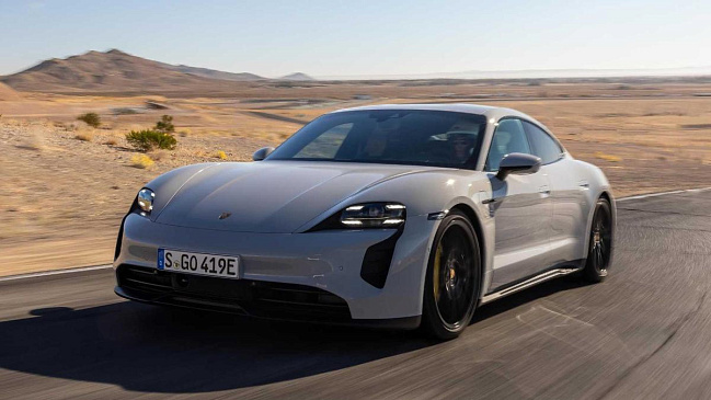 В России выставили на продажу 680-сильный спорткар Porsche Taycan за 17,5 млн рублей