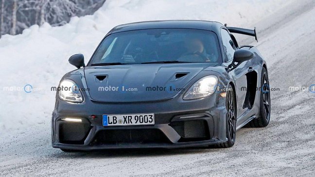 Porsche тестирует мощное купе Cayman GT4 RS 