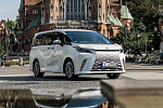 Первый в истории минивэн Lexus на базе Toyota Alphard теперь можно купить в России