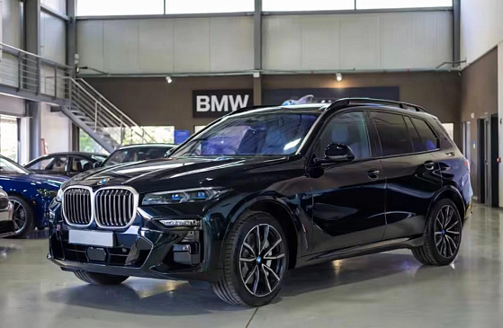 У дилеров появились BMW X7 2025 российской сборки: что это за машины