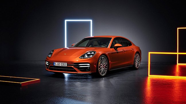 Стала известна стоимость обновленной Porsche Panamera для РФ