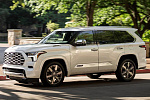 «РГ»: в РФ появились Toyota Sequoia 2025 года выпуска 
