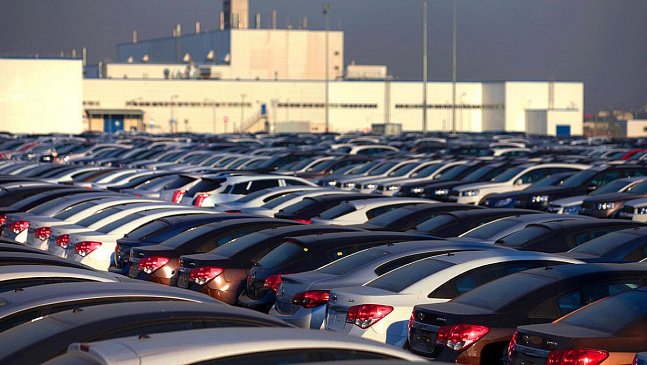 Продажи новых автомобилей в России снизились на 9% по итогам 2020 года