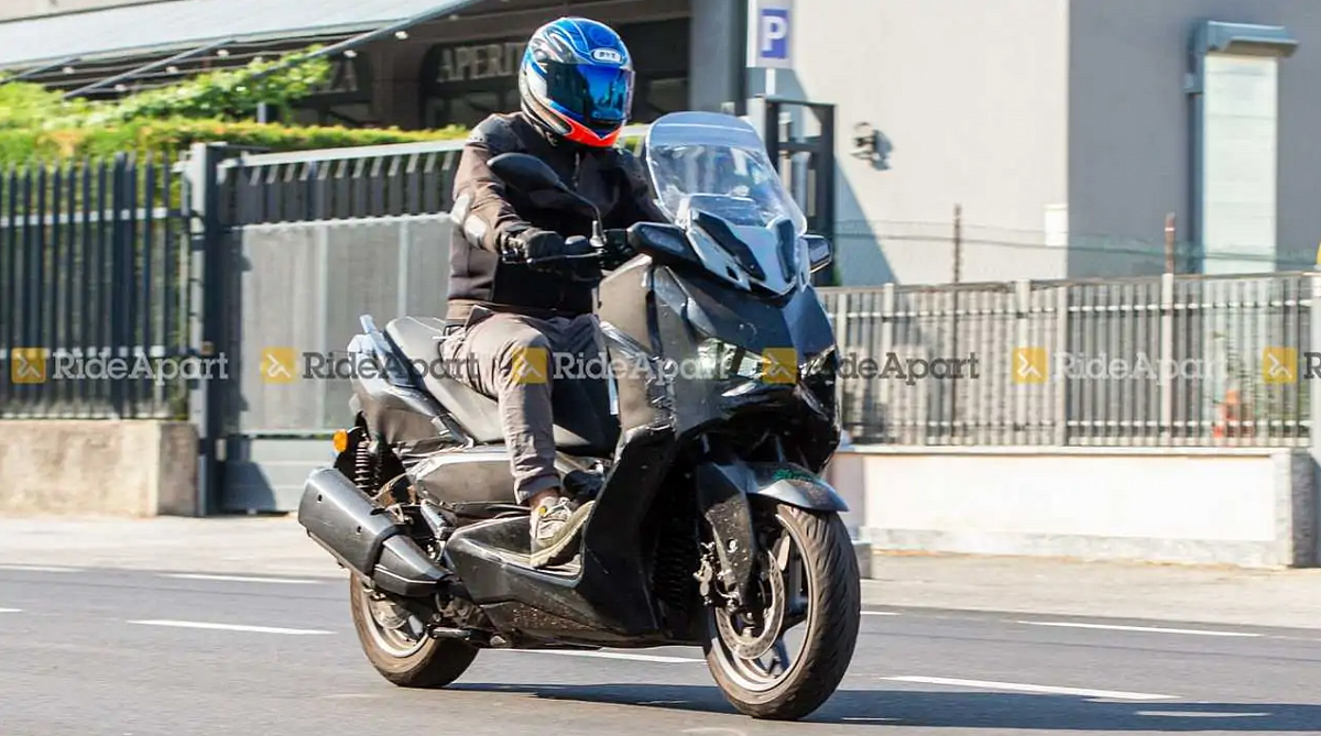 Новый мотоцикл Yamaha XMAX 300 замечен во время испытаний в Европе