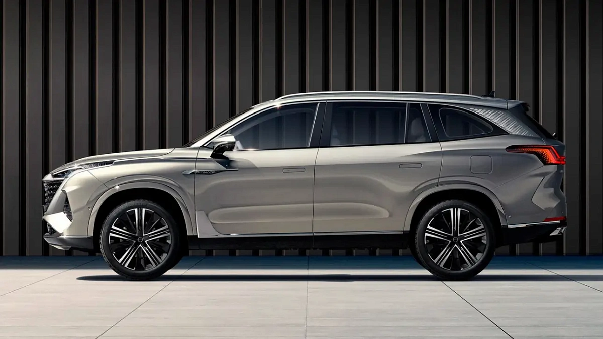 Новый 7-местный кроссовер: "Москвич М90" – гигант, готовый к покорению России