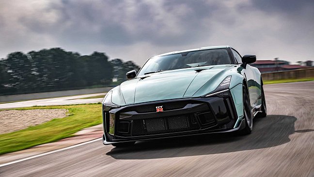 Новый Nissan GT-R может получить гибридный силовой агрегат