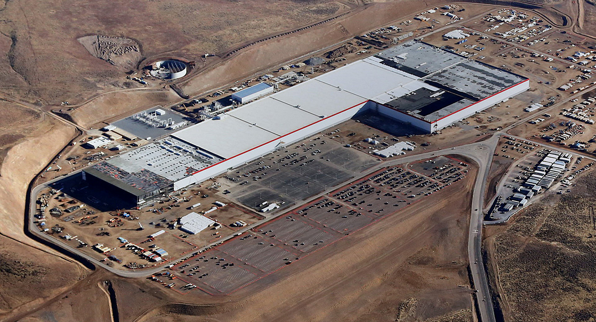 Panasonic построит крупнейший в мире завод по производству аккумуляторов для электрокаров TESLA в Канзасе