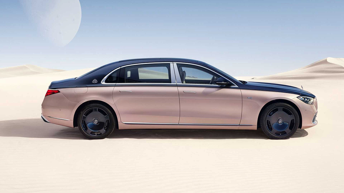 Компания BMW с трудом обогнала Mercedes по годовым продажам в 2022 году