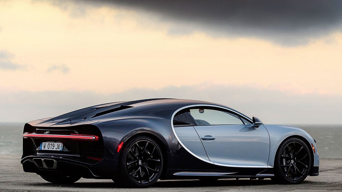 Гиперкар Bugatti Chiron получит новую версию (видео)