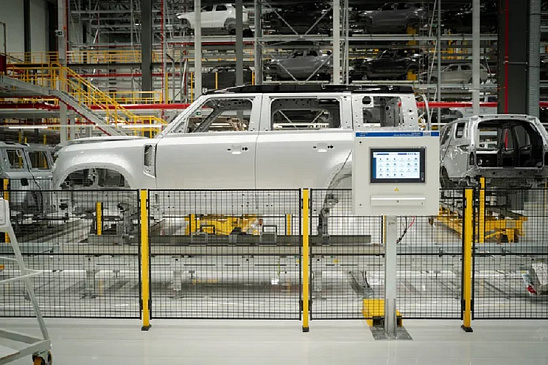 Запуск нового внедорожника Land Rover Defender 130 заставляет бренд увеличить производство