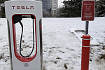 Электростанции Tesla уже могут заряжать электромобили других марок 