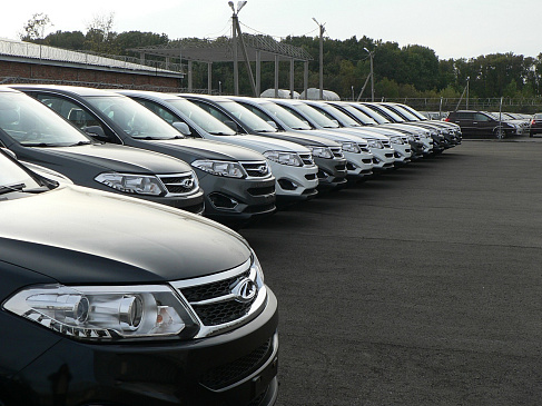 Эксперт Васильев посоветовал покупать китайские автомобили не дешевле 3 млн рублей