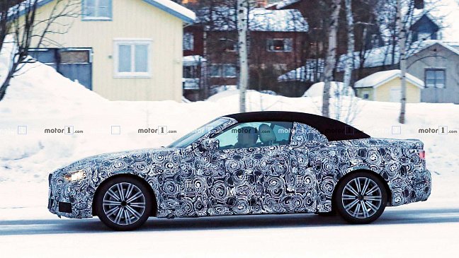 Новый кабриолет BMW 4-Series проходит дорожные зимние испытания