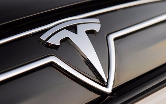 Автопилот Tesla сможет распознавать светофоры и знаки «Стоп»