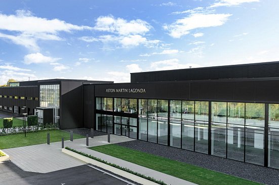 Aston Martin открыл новый завод для кроссовера DBX в Великобритании