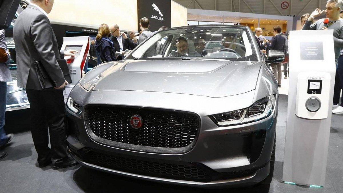 Jaguar I-Pace представлен на автосалоне в Женеве