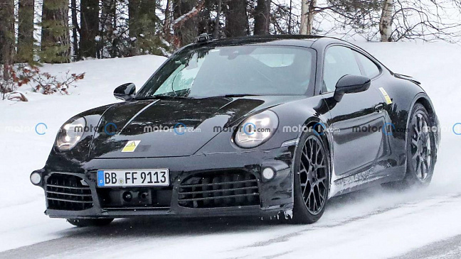 Компания Porsche тестирует гибридную версию своего культового купе 911 