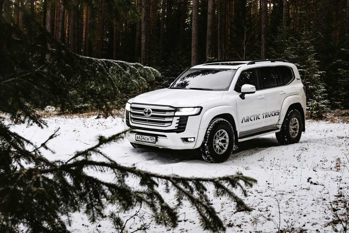 Тюнинг-ателье Arctic Trucks представило модернизированный внедорожник Toyota Land Cruiser 300