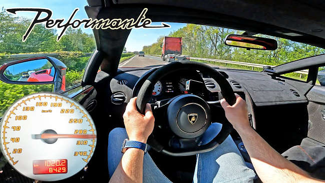 Суперкар Lamborghini Gallardo Performante звучит потрясающе на автобане