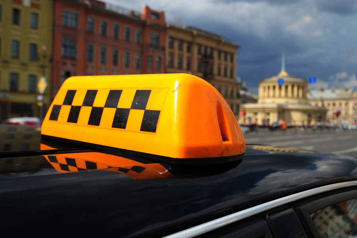 Такси подорожает на 30%: новый закон Минпромторга меняет всё с 2026 года