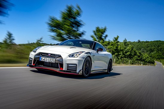 Nissan пока не определилась с двигателем для нового GT-R R36