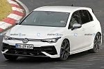 Обновленные Volkswagen Golf R и Golf R Variant вышли на тестовые испытания