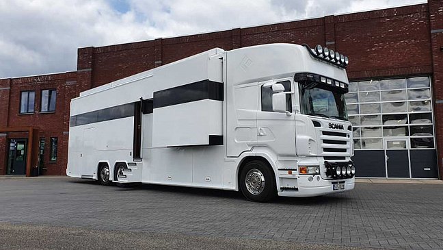 В сети показали автодом на базе Scania с тремя спальнями