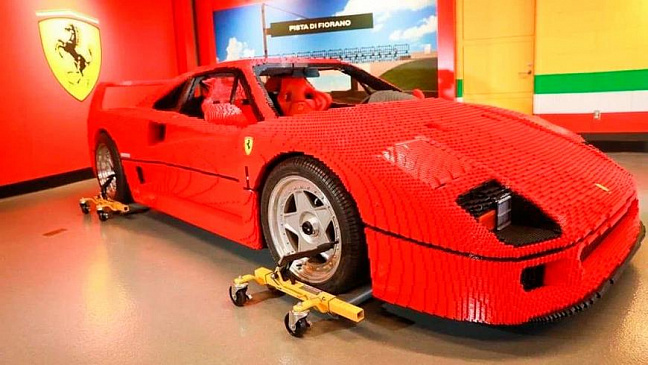 Полноразмерная модель Ferrari F40 из Lego официально представлена