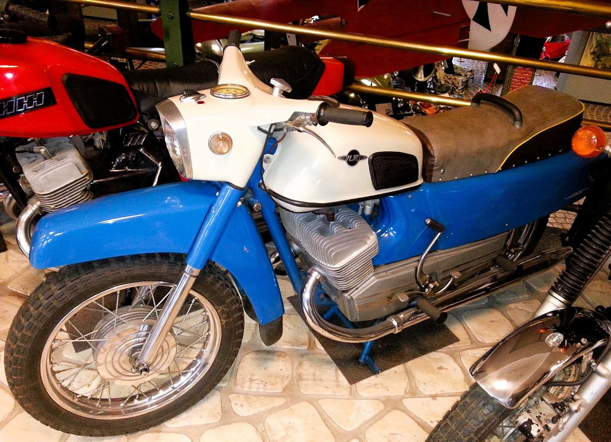 Как мотоциклы Иж-555 и «Сатурн» превратились в «Юпитер» третьей серии или серьёзная ошибка советских конструкторов