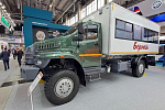 Новый полноприводный Урал-80 стал базой для вахтового автобуса