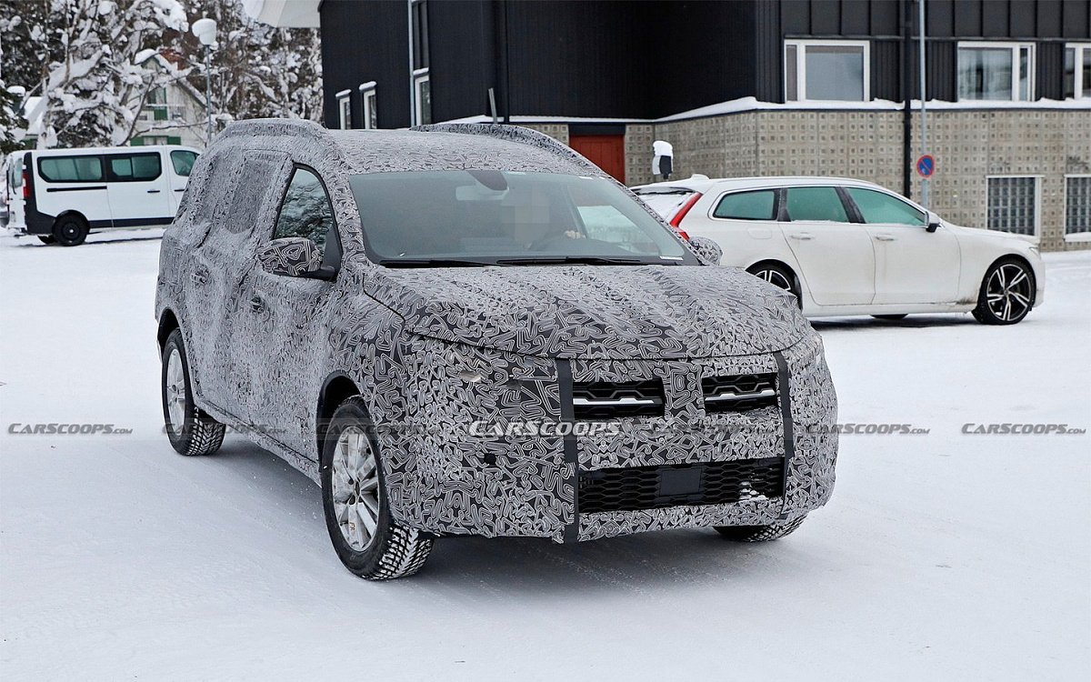 Новый универсал Dacia Logan впервые заметили на дорожных испытаниях