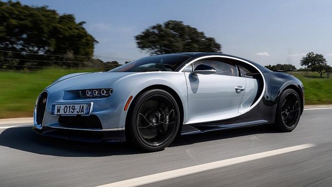 В Сети появились изображения гиперкара Bugatti Chiron в версии Grand Sport