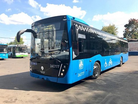 «КамАЗ» передал Москве еще сто электробусов