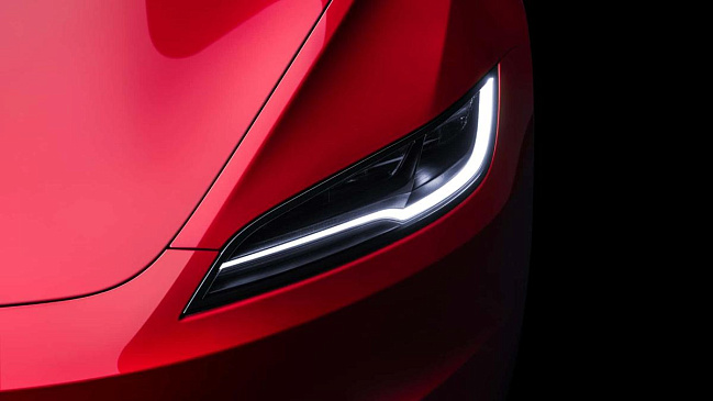 Анонсирована более мощная версия электрического Tesla Model 3 