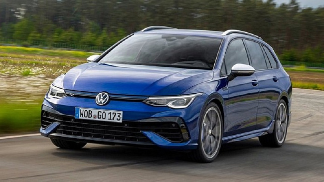 Семейный универсал Volkswagen Golf R Variant 2022 начал наступление на европейский рынок
