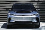 Серийный электрокар FF 91 оснастили 27-дюймовым экраном для задних пассажиров