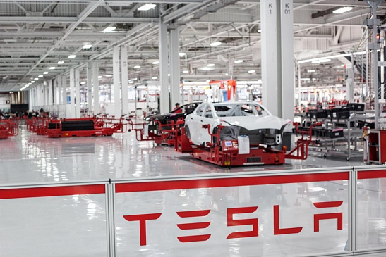 Компания Tesla не представит новых электрокаров в 2022 году