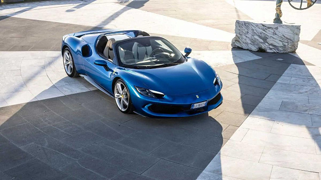 Гибридные модели Ferrari значительно популярней бензиновых аналогов