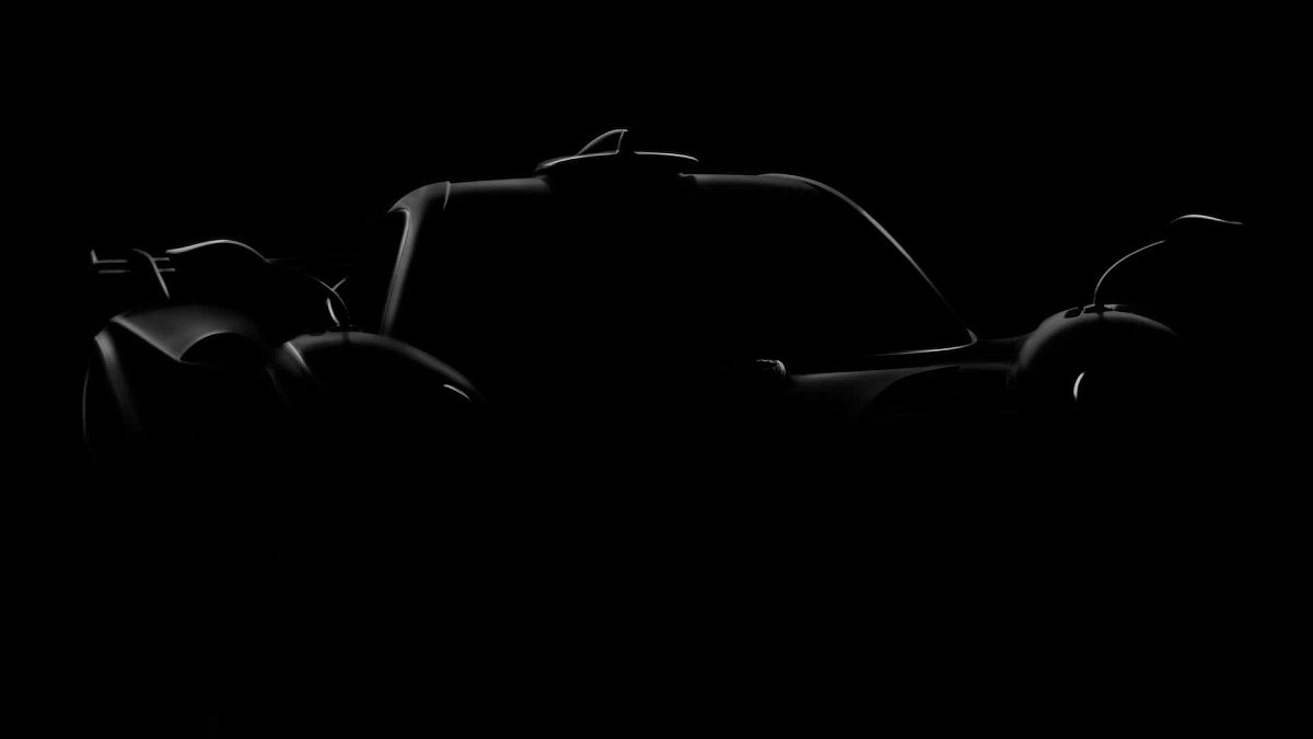 Pagani анонсировал трековую версию гиперкара Huayra