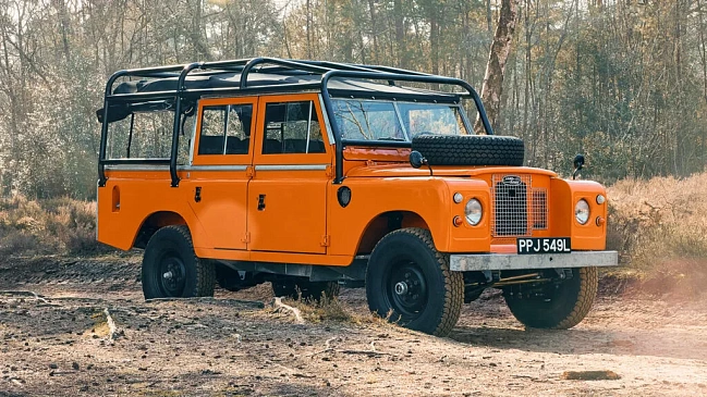 Британский реставратор представил идеальный Land Rover 1973 года для Швейцарских Альп