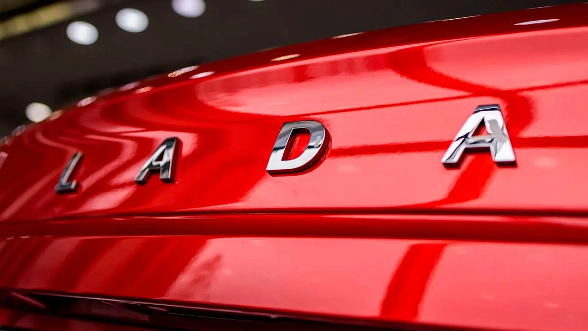 Автоконцерн АВТОВАЗ запустил продажи автомобилей LADA по заводской цене