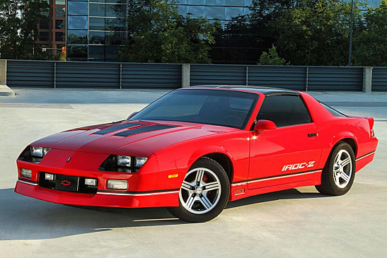 Chevy Camaro 1992-года получил интерьер от Corvette Stingray C8 и двигатель от Corvette C5