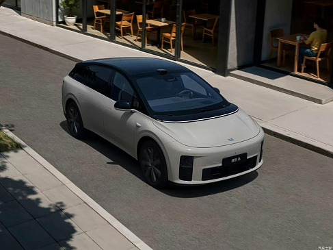 Li Auto делится серией официальных снимков интерьера нового i6