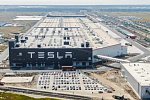 Tesla приостановит работу главного завода в Калифорнии