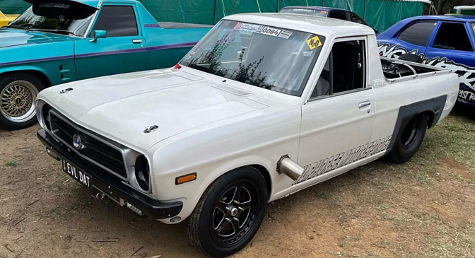 Datsun 1200 Ute получил мотор Twin-Turbo Viper V10 с ожидаемой мощностью 1000 сил 