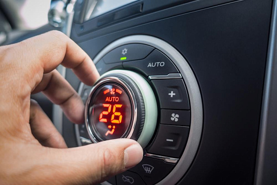 Автоспециалисты пояснили, зачем кондиционер в автомобиле нужно включать даже в холодную погоду