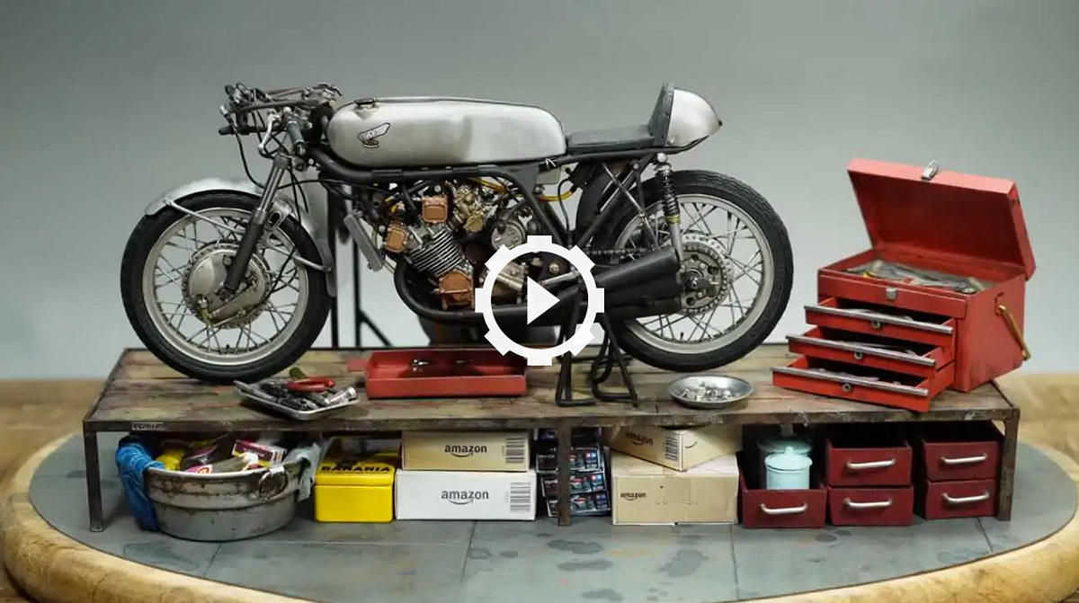 Блогер собрал модель мотоцикла Honda RC166 в масштабе 1:12