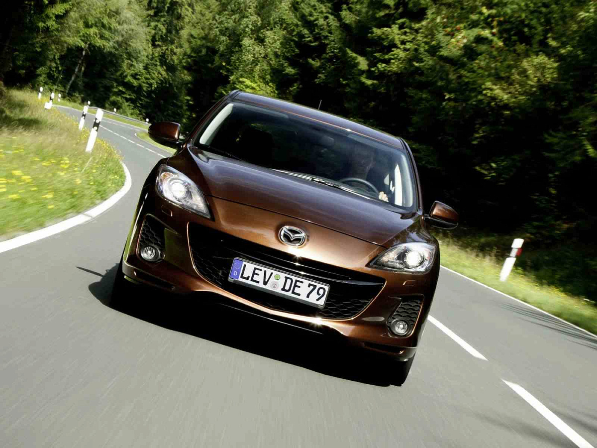 Тест драйв автомобиля Мазда 3 (Mazda 3) – смотреть видео