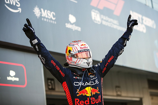 Макс Ферстаппен выиграл Гран-при Японии, пилоты «Макларена» на подиуме